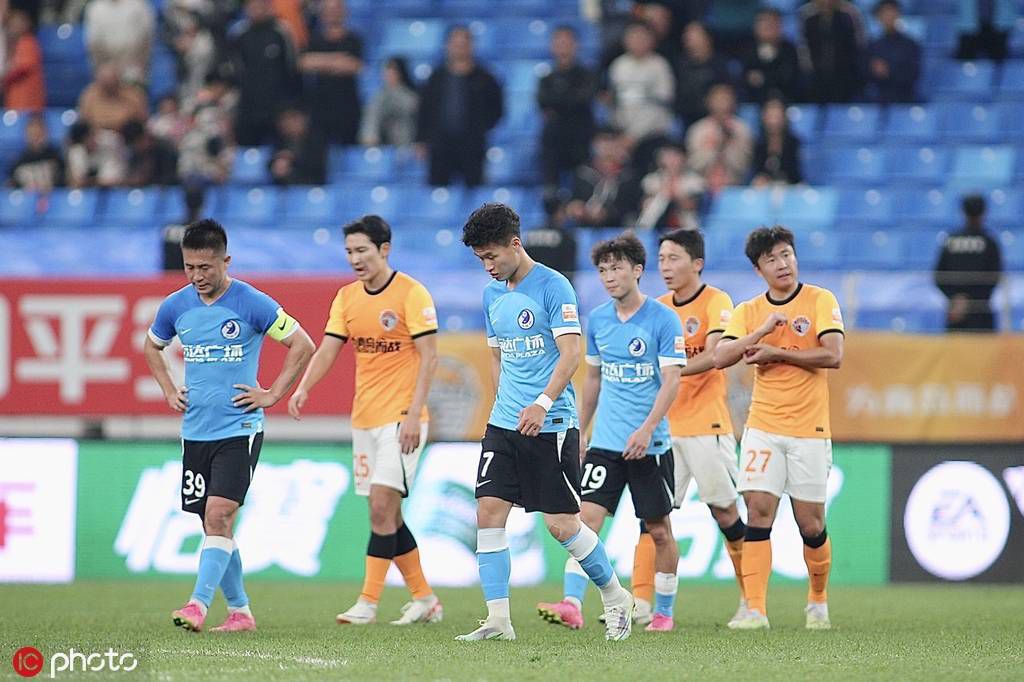 国家电影局7月（下旬）全国电影剧本（梗概）备案、立项公示出炉，继《西游记之大闹天宫》、《西游记之孙悟空三打白骨精》、《西游记女儿国》后，星皓影业第四部;西游记系列电影《西游记 真假美猴王》正式立项；小猪佩奇要拍大电影了；近年来拍摄了《智取威虎山》、《湄公河行动》、《红海行动》等多部主旋律商业大片的博纳影业也备案了一部《中国机长》，或根据川航英雄机长刘传健的真实故事改编